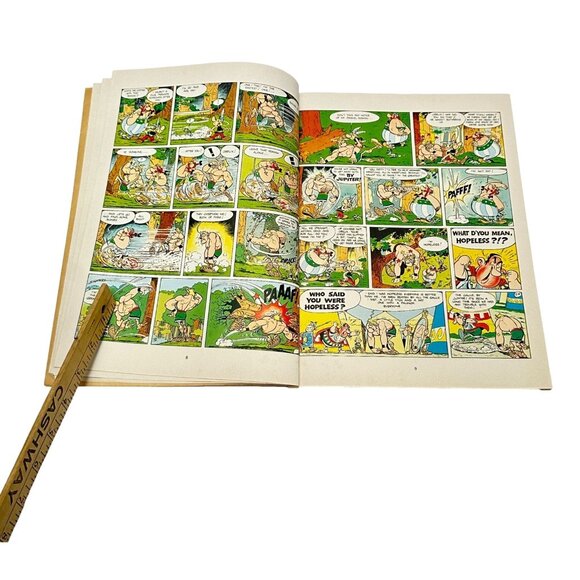 Asterix Graphic Novel Book Lot 4 Cleopatra Olympic Spain Legion PB 70s English - Picture 16 of 16